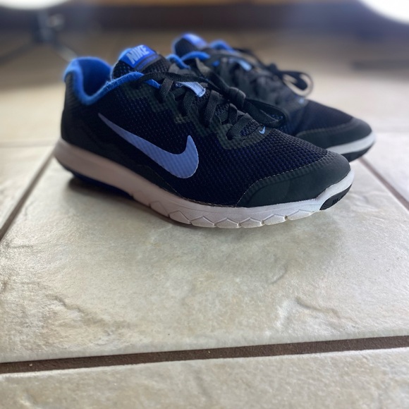 Nike Women's Flex Experience RN 4 Running - Picture 2 of 8